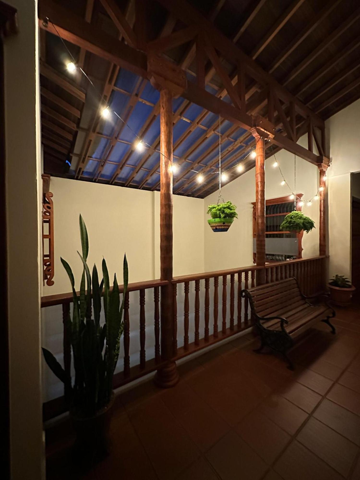 La Casa De Las Flores Hostal Jardín Eksteriør bilde